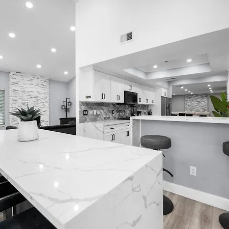 Spacious 4-Bedroom Glendora Super House
